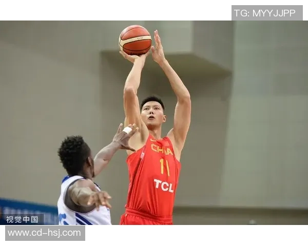 易建联：从篮球场上的传奇到社会责任的践行者，见证中国体育的辉煌与变革