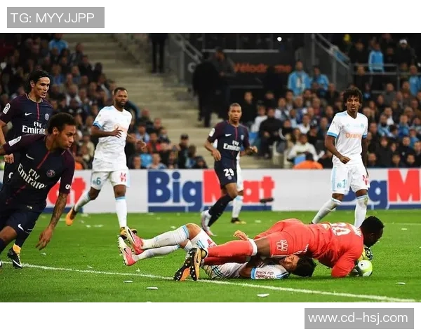 南特主场迎战摩纳哥8月11日精彩对决引发球迷热议 南特主场迎战摩纳哥8月11日精彩对决引发球迷热议