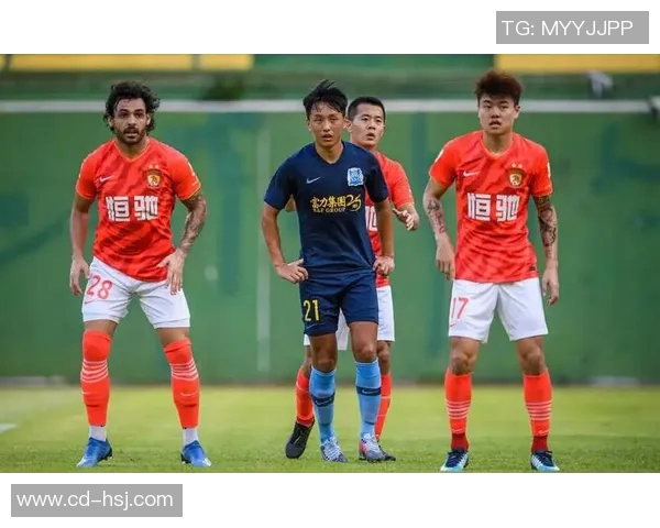 恒大与富力激战72分钟精彩回顾双方球员拼搏精神令人赞叹